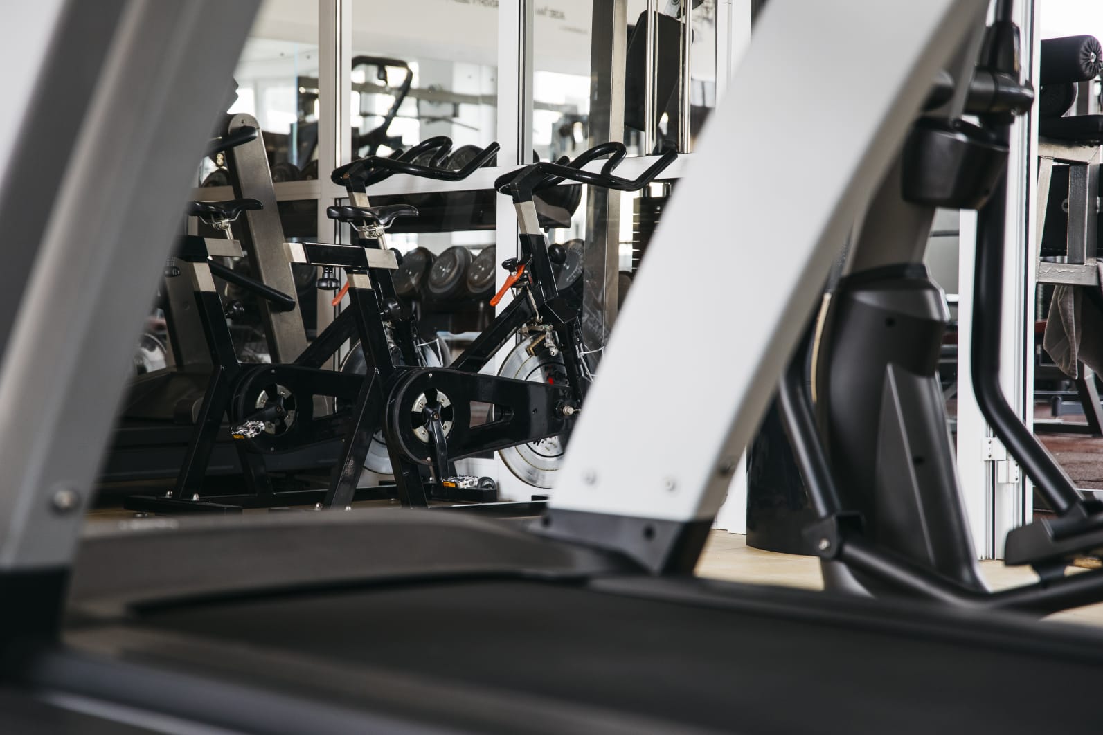 Sala de entrenamiento profesional equipada por OSU Fitness